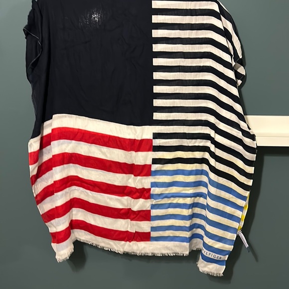 Tommy Hilfiger Multicolor Scarf Wrap - Picture 3 of 5